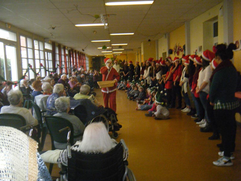 Noël intergénérationnel au lycée professionnel Jeanne d’Arc