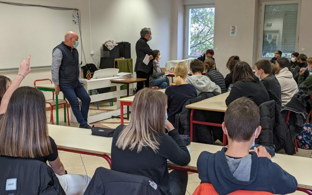 Rencontre entre collégiens et responsables politiques régionaux